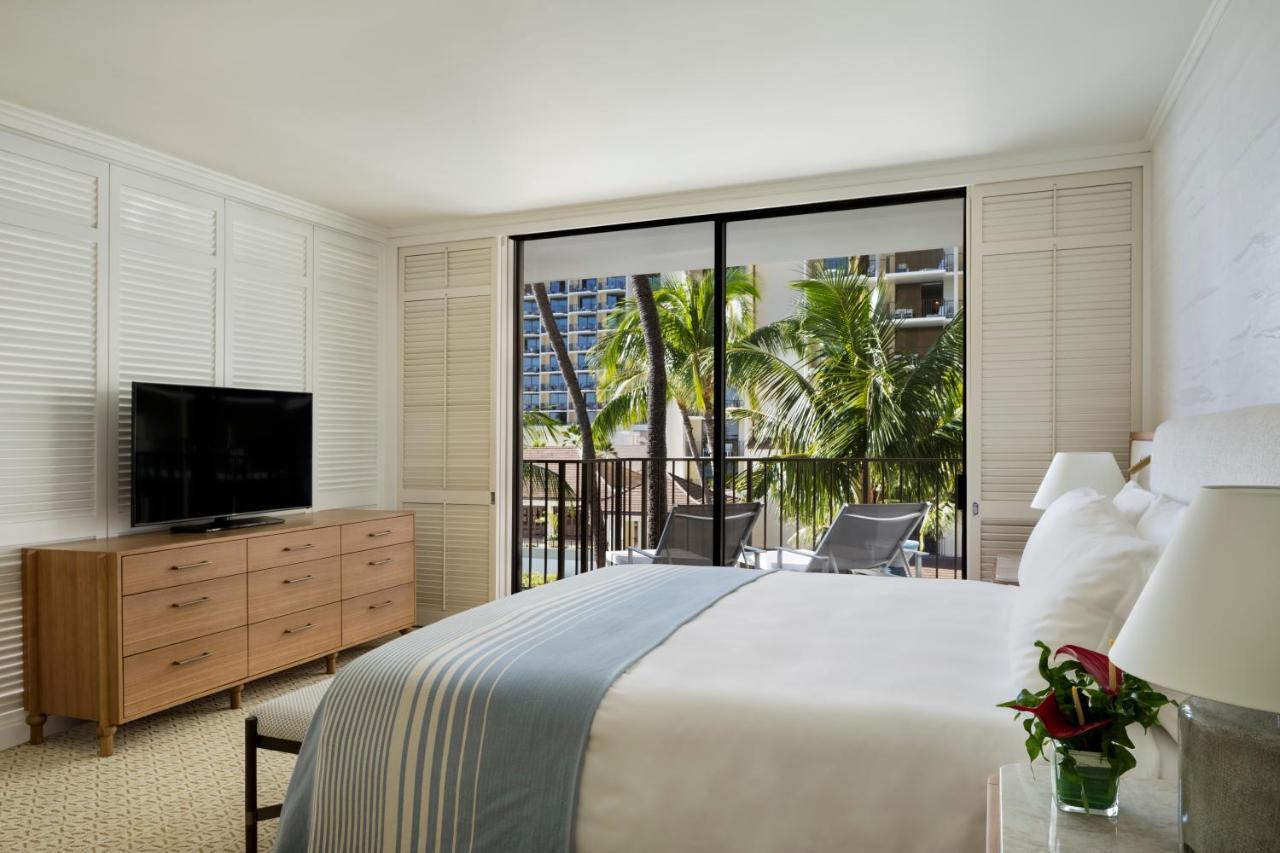 Halekulani - No Resort Fee Хонолулу Екстериор снимка A bedroom at the Four Seasons