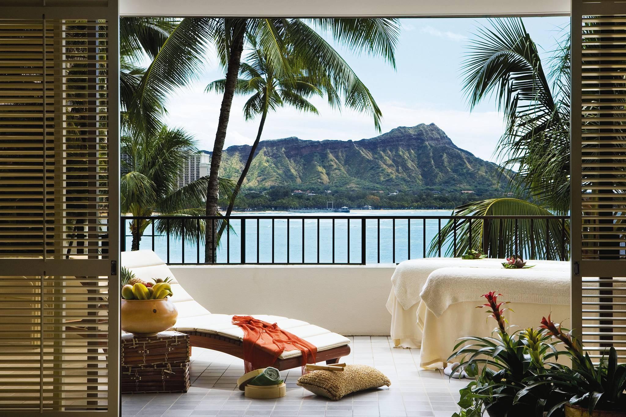 Halekulani - No Resort Fee Хонолулу Екстериор снимка Diamond Head from the Four Seasons