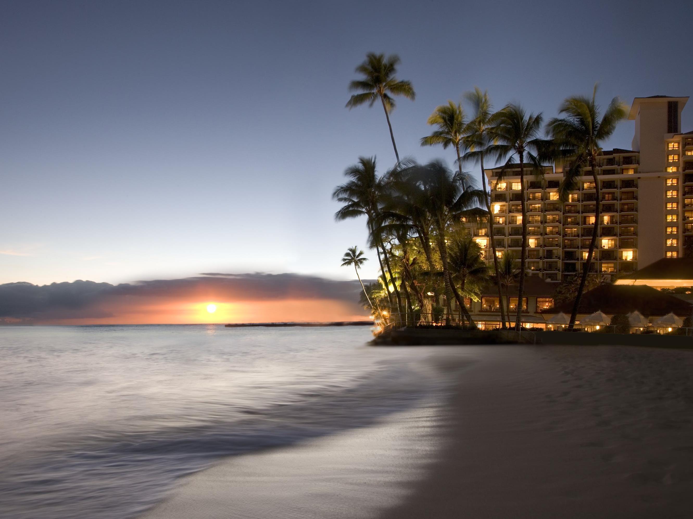 Halekulani - No Resort Fee Хонолулу Екстериор снимка Sunset at the Fairmont Kea Lani