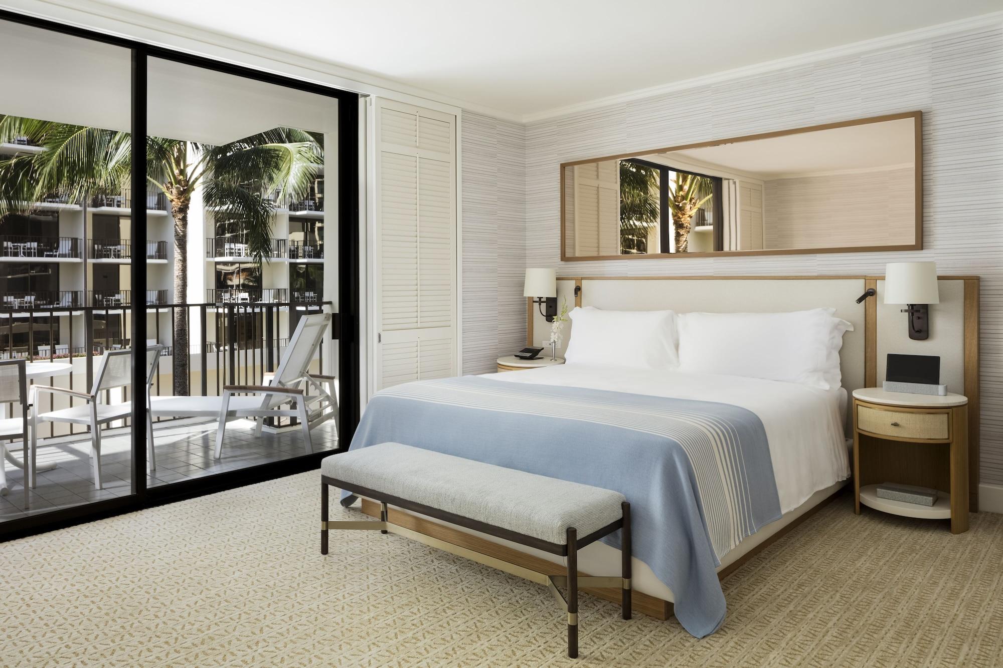 Halekulani - No Resort Fee Хонолулу Екстериор снимка A bedroom at The Ritz-Carlton, Laguna Beach
