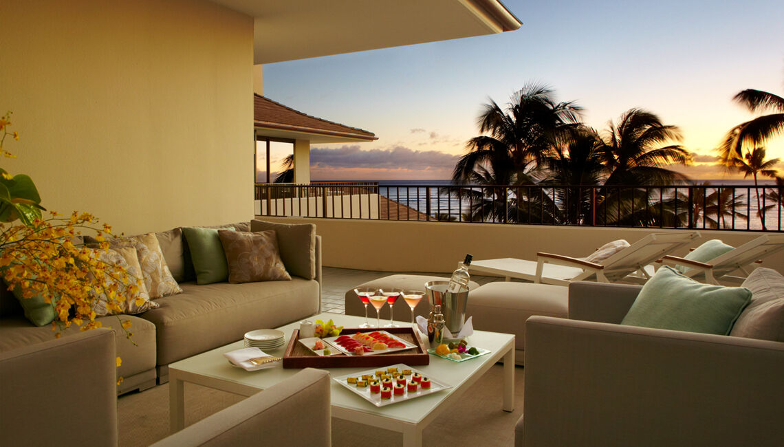 Halekulani - No Resort Fee Хонолулу Екстериор снимка A view of the ocean from a suite at the Four Seasons Resort Maui